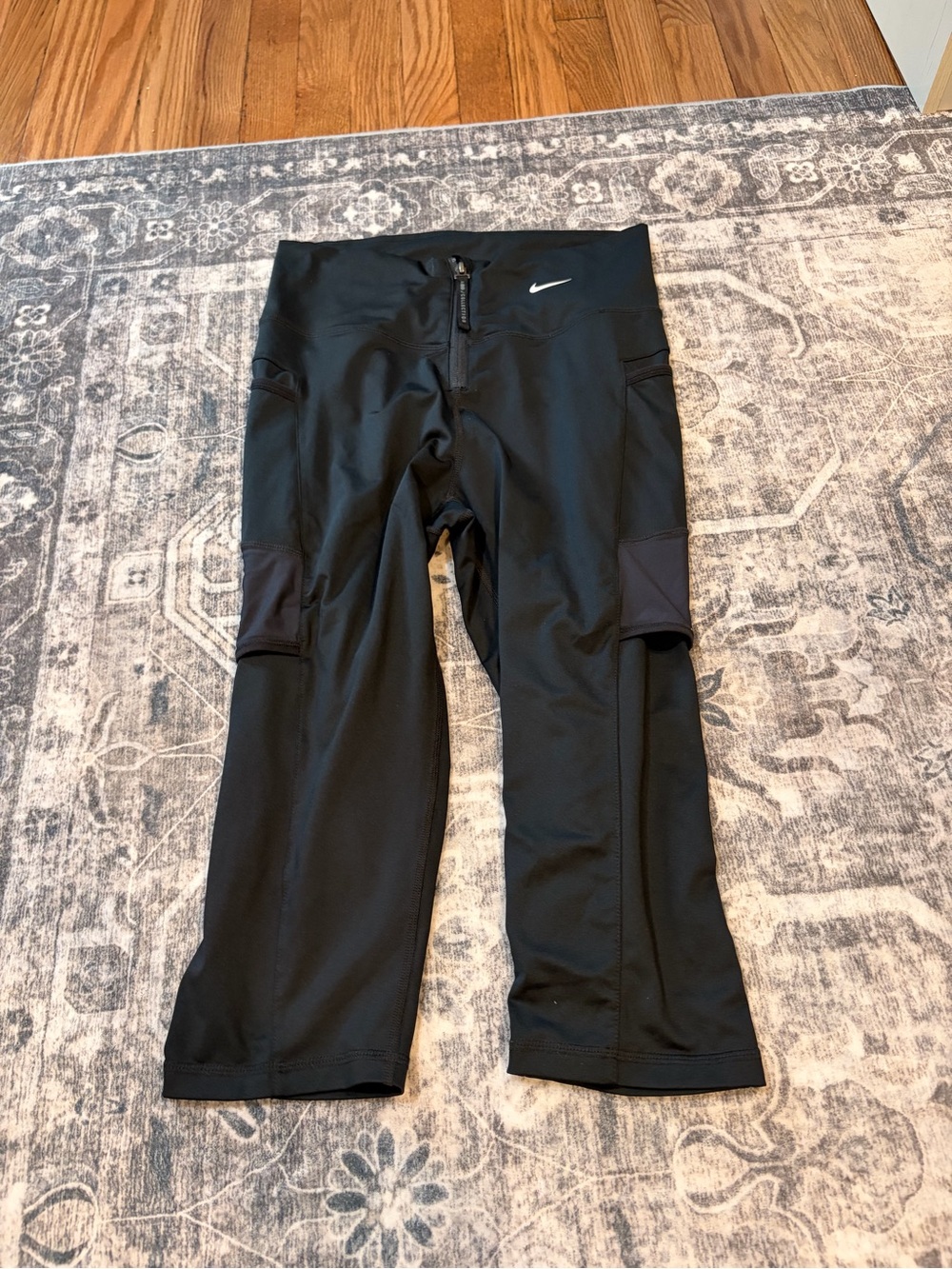 Nike Black Capri Leggings with Side Pockets